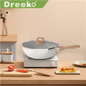 Tapadásmentes serpenyő fedéllel